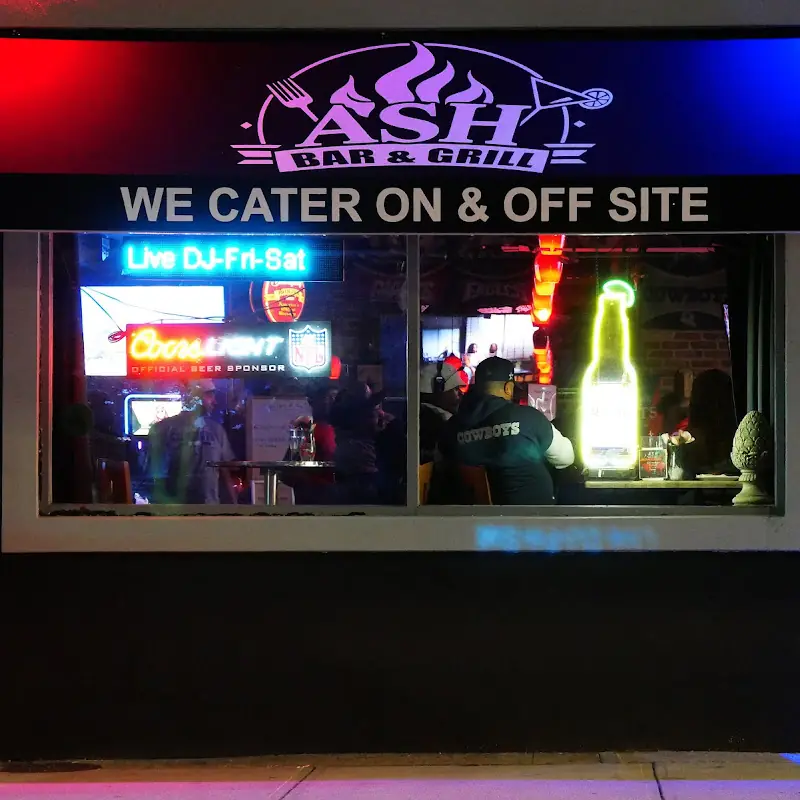 Avenue Steak House: ASH Bar & Grill