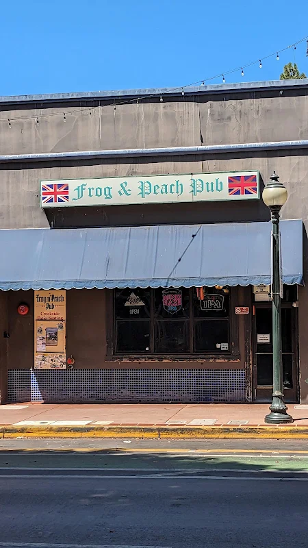 Frog & Peach Pub