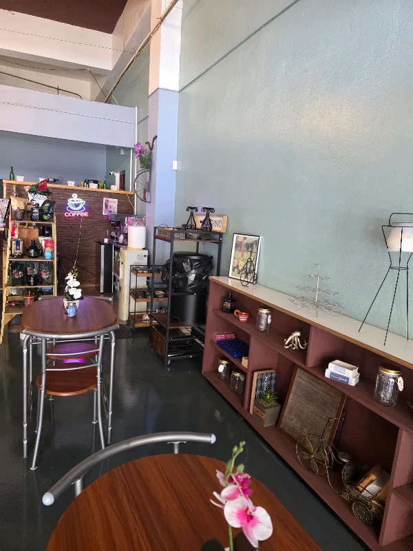 Oacis Coffee & Wine Bar