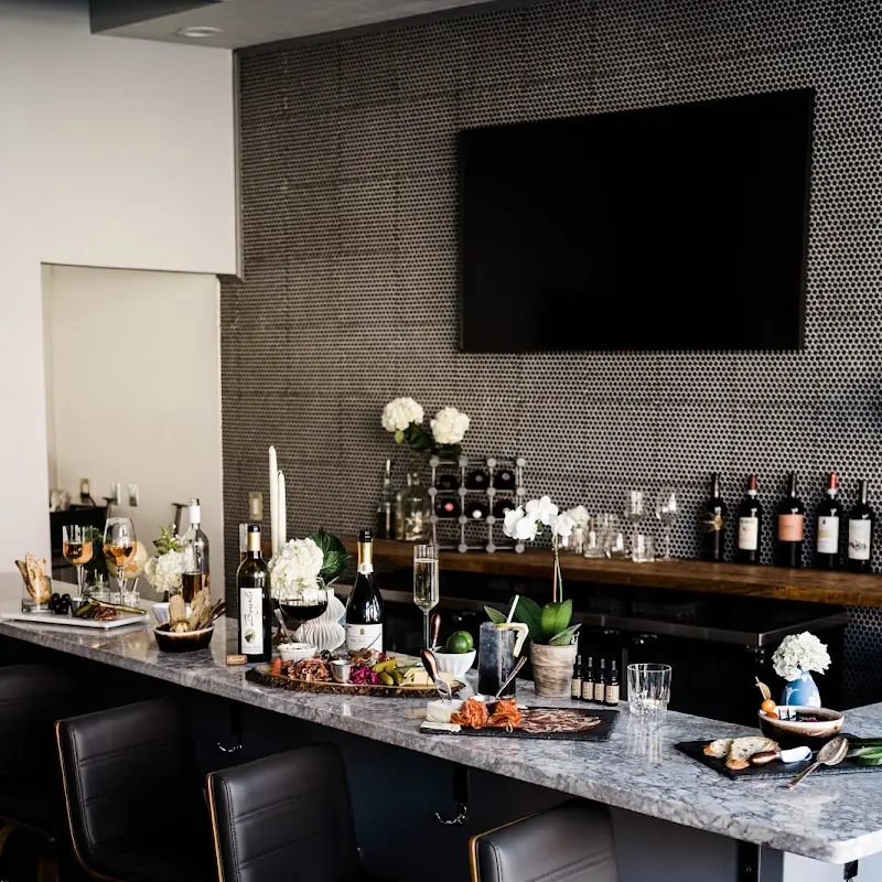 Flora's Wine Bar