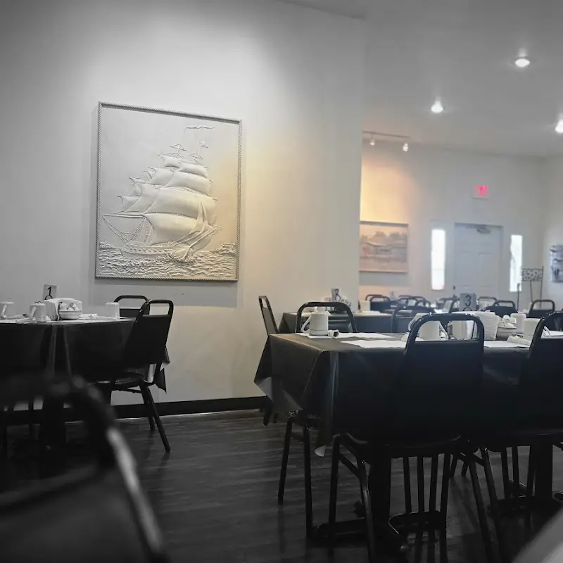Captain's Galley Room | Breakfast • Lunch
