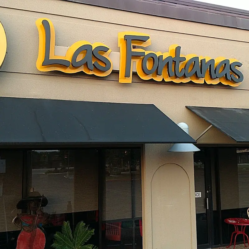 Las Fontanas on Walnut
