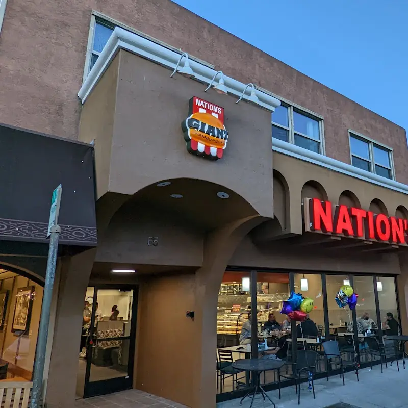 Nation's Giant Hamburgers & Great Pies