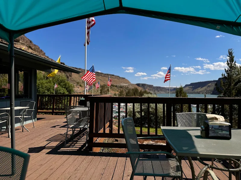 Cove Palisades Store & Cafe
