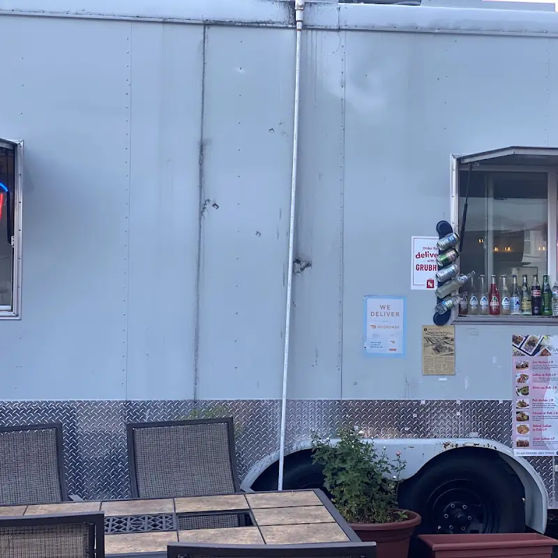Salt & Pepper Peruvian food cart 82 av