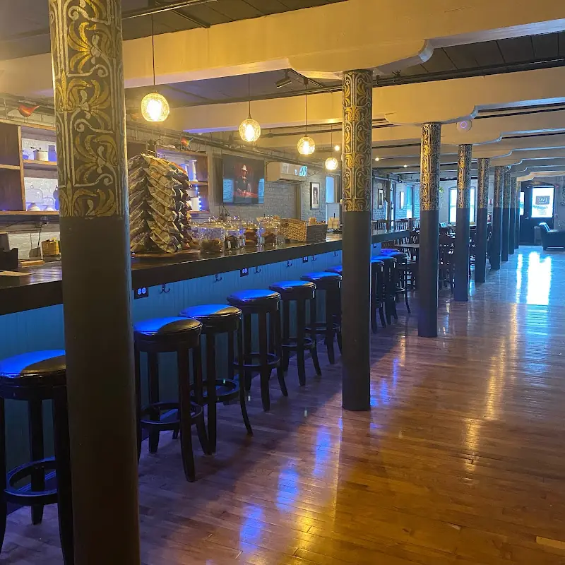 Fame Lounge/Eatery