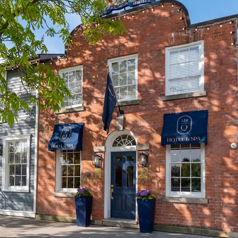 124 on Queen Hotel and Spa