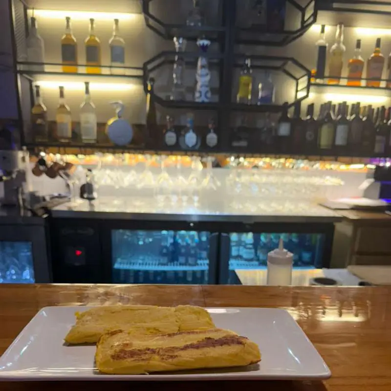 Valentina Restaurant - Bar Ecuadorian & American Food