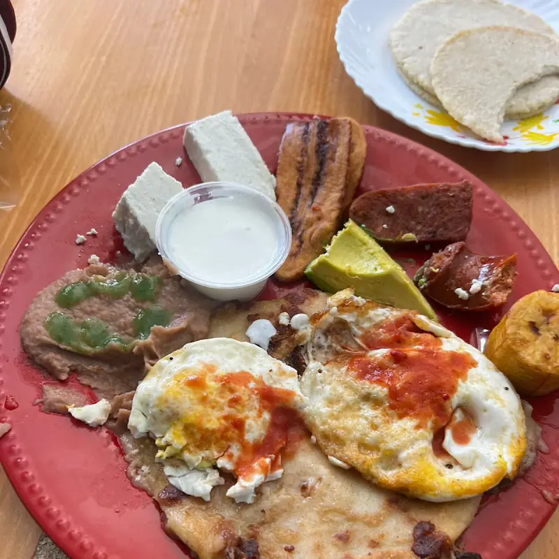 Latinos American Grill