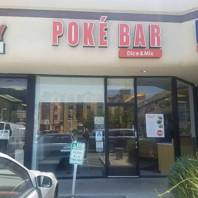 POKE PARTY TRAY A ( FEEDS 10) Please order 1 day in advance