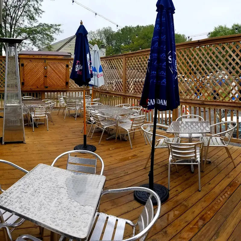 All Inn Pub & Grub