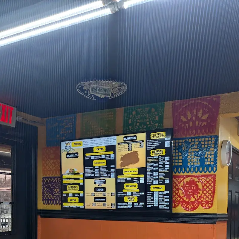 Tortillas Recién Hechas / Freshly Made Tortillas