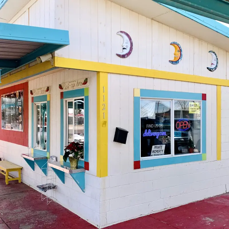Lunas Drive Inn