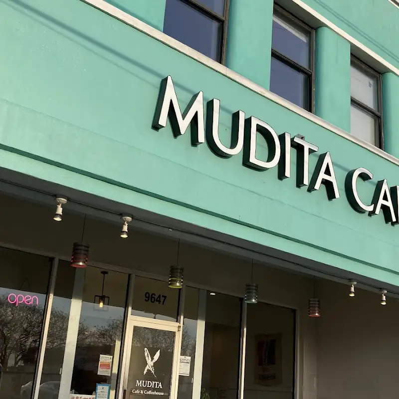 Mudita Cafe & Bar