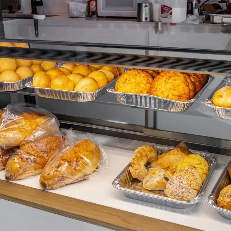 La Calenita Restaurant & Bakery