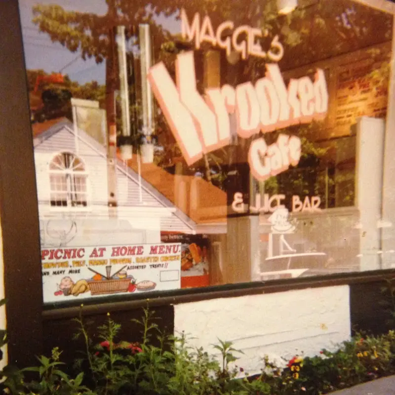 Maggie's Krooked Cafe & Juice Bar