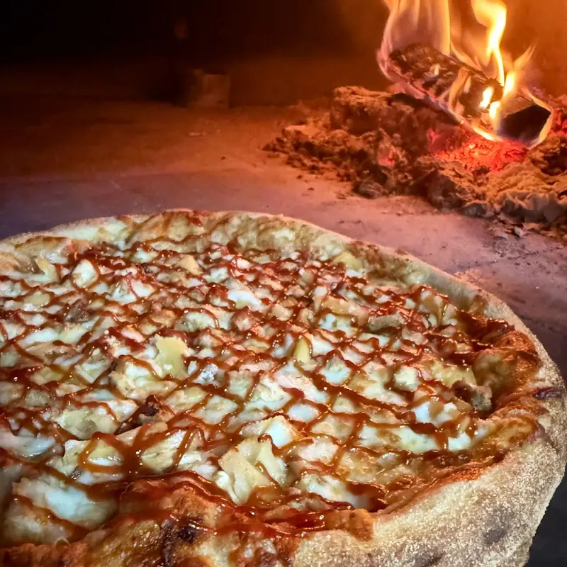 Gal’s Firepit Pizza