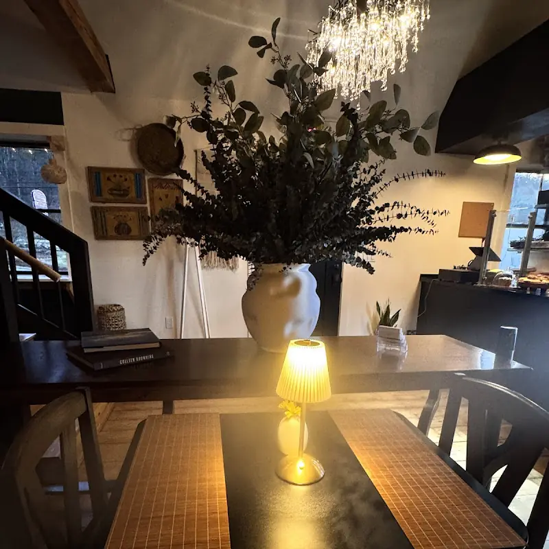 TWO Bistro & Cafe