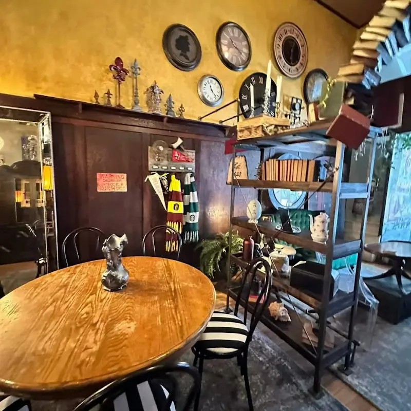 Le Cirque Cafe & Confectionary at The Lebanon Mercantile