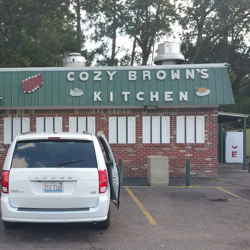 Cozy Brown's Kitchen