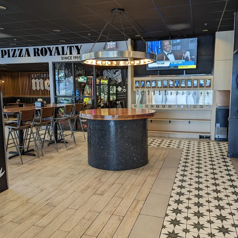Round Table Pizza