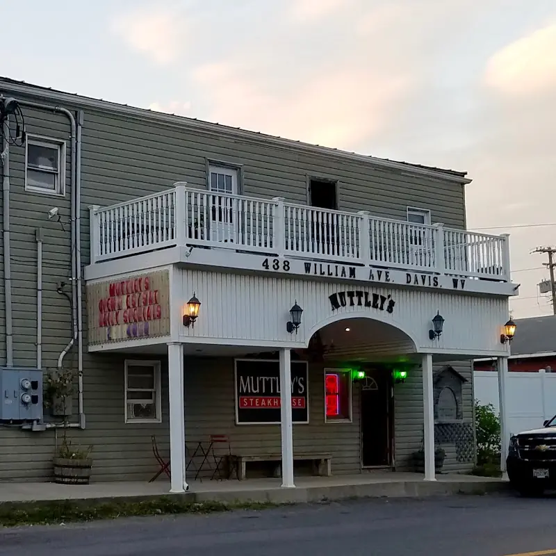 Muttley's | Downtown
