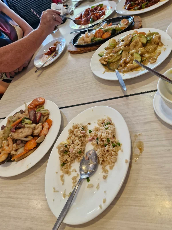 Happy Dragon Restaurant