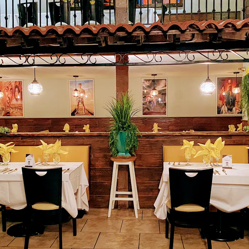T O 5 Bollywood Grill