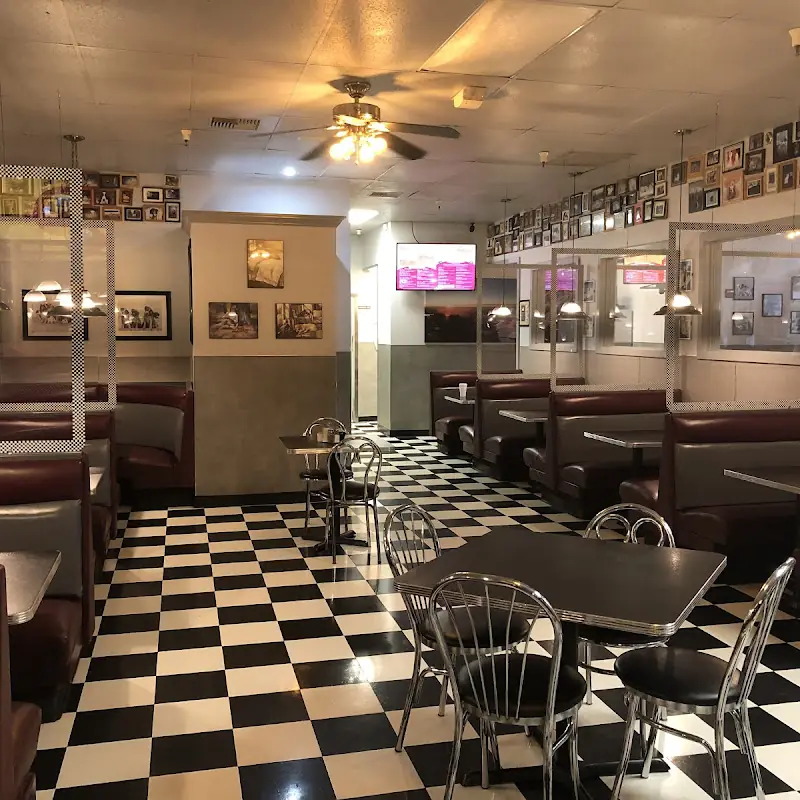 Hungry Dawg's Diner