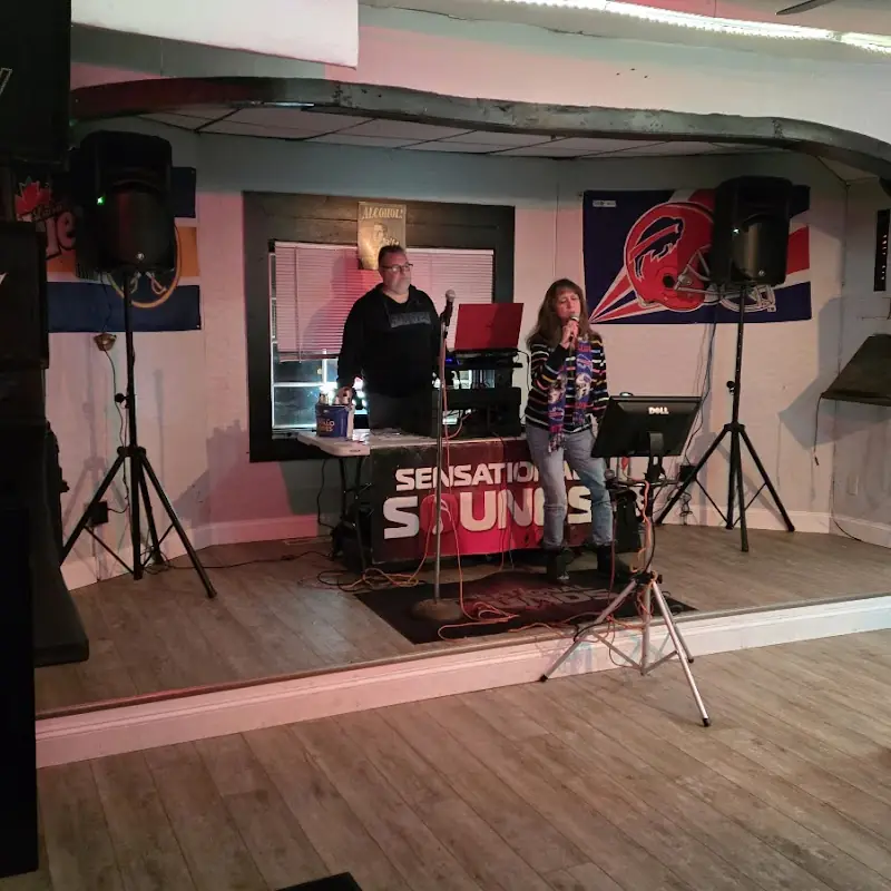 16 Ellicott Bar and Grill