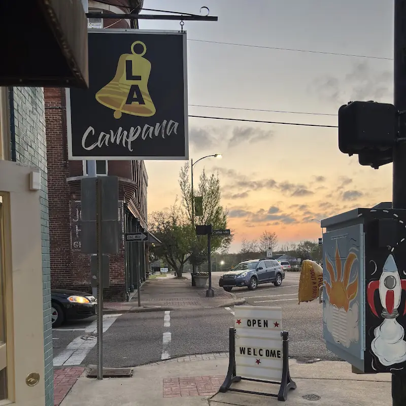 La Campana Cocina Y Cantina