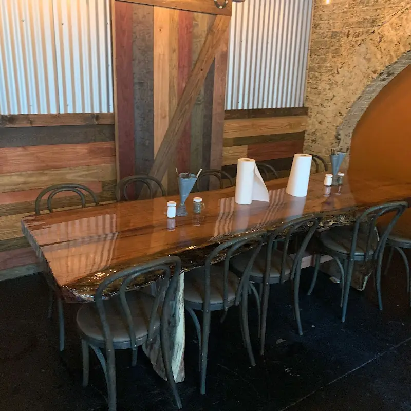 Two Cracked Eggs Cafe