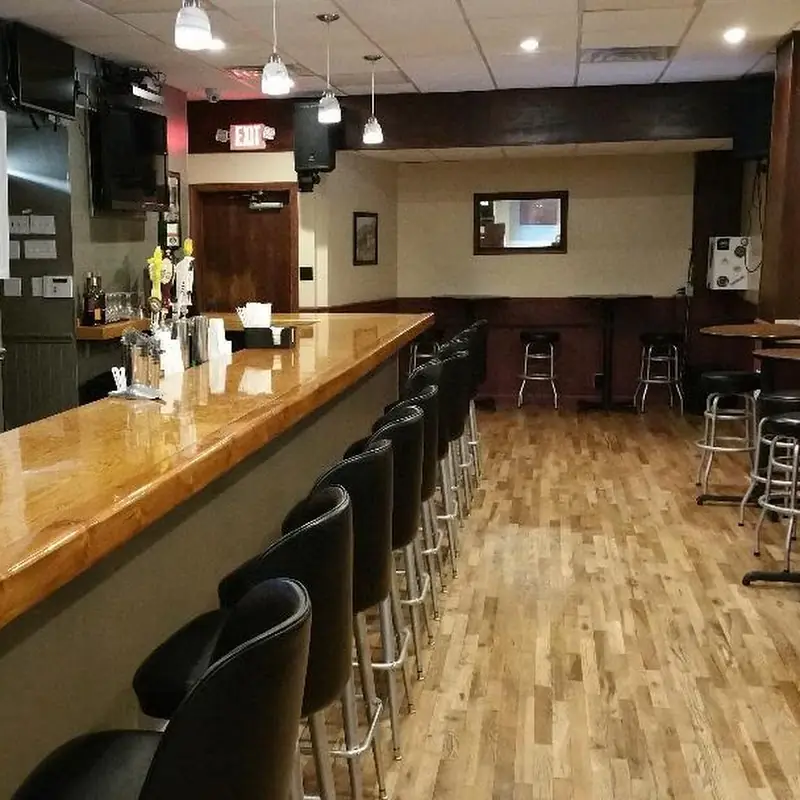 Riardo's Bar & Grill