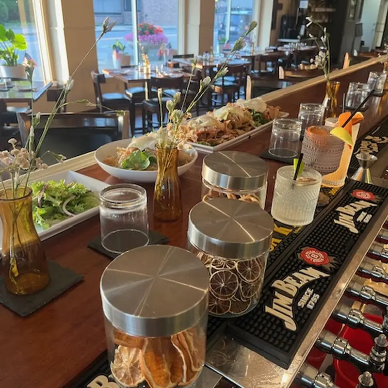 The New Cafe & Bistro