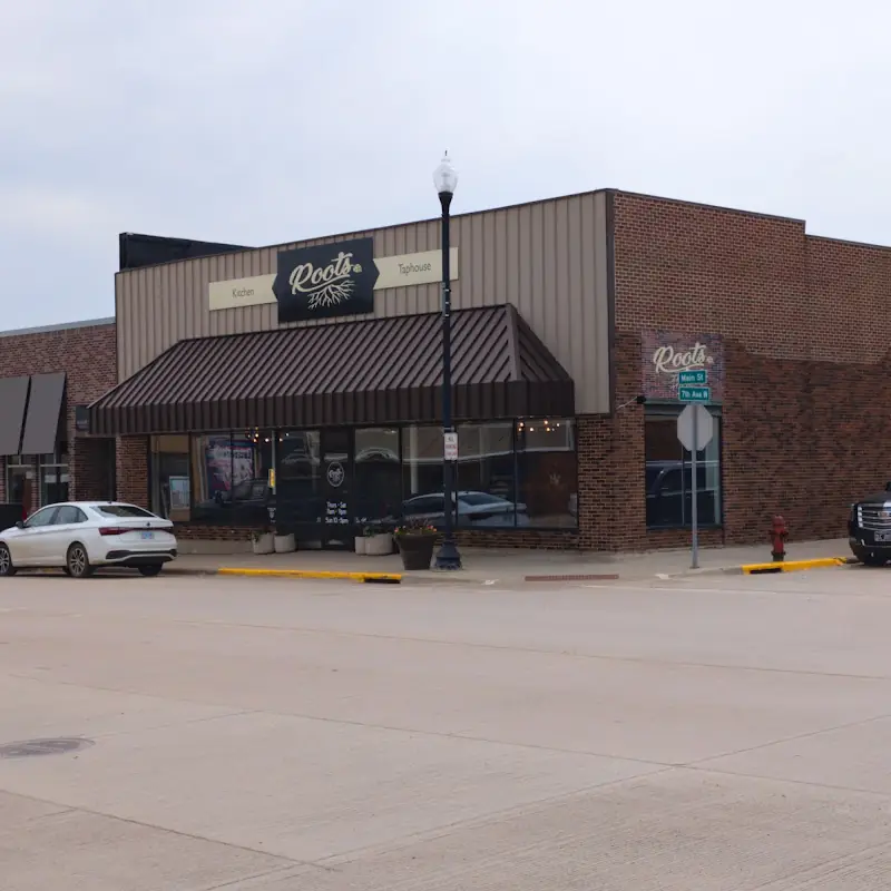 Roots Kitchen and Taphouse