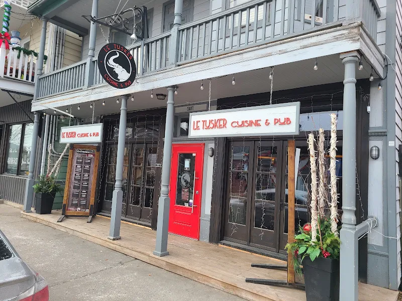 Le Tusker Cuisine et Pub