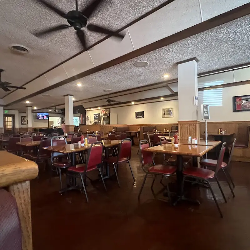 Treece's Restaurant & Lounge