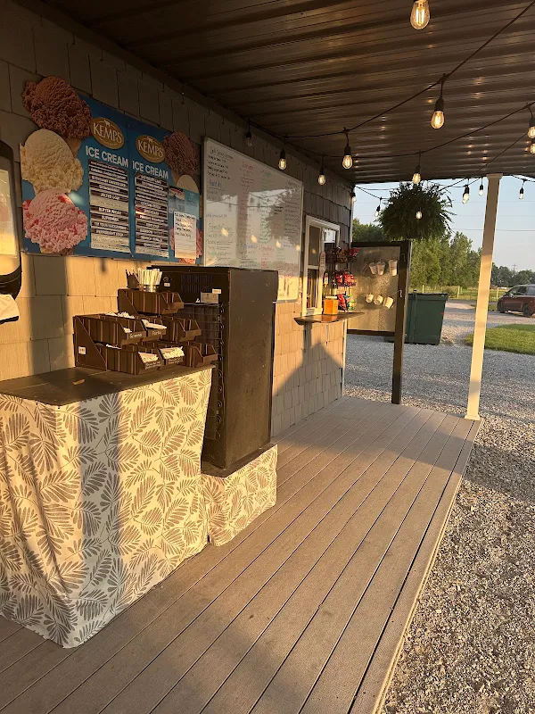 Countryside icecream shoppe