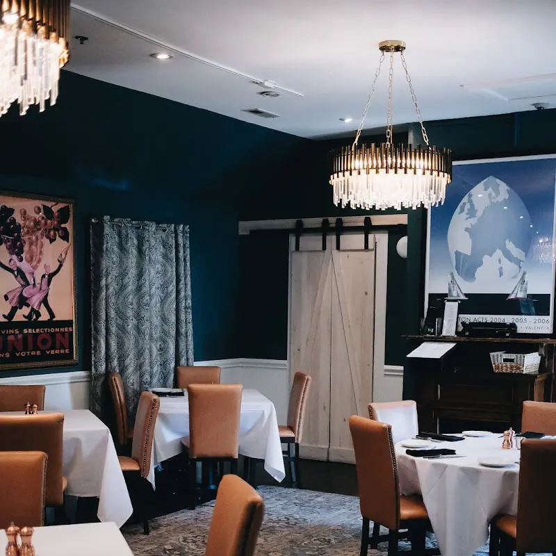Theo's Steaks, Sides & Spirits - St. Michaels