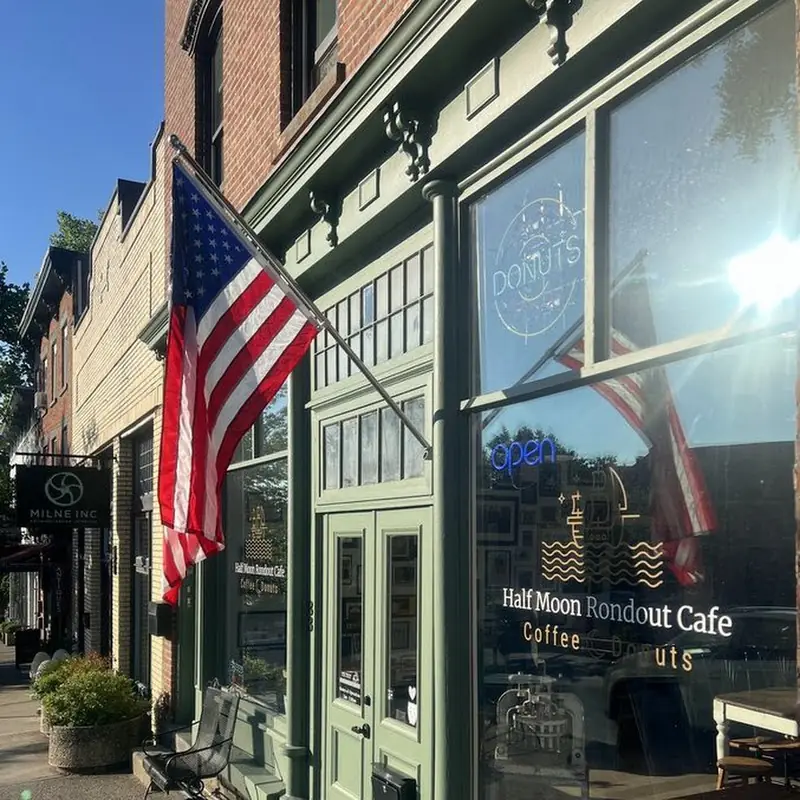 Half Moon Rondout Cafe Coffee and Donuts