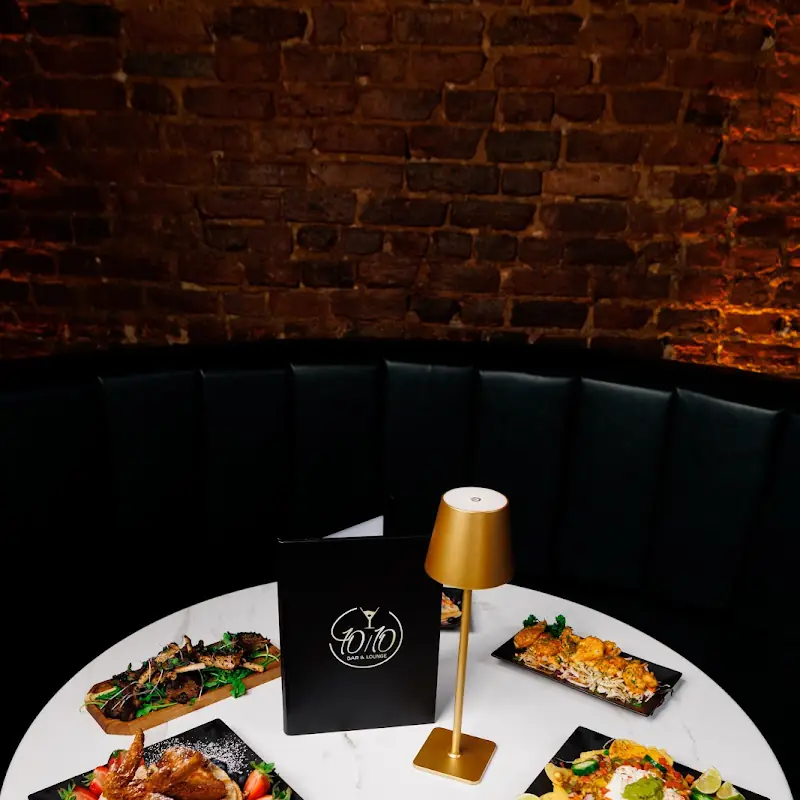 10/10 Bar & Lounge