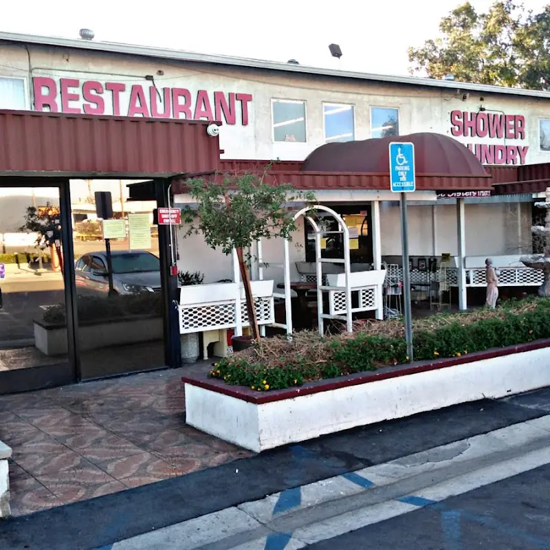 3 Sisters Restaurant