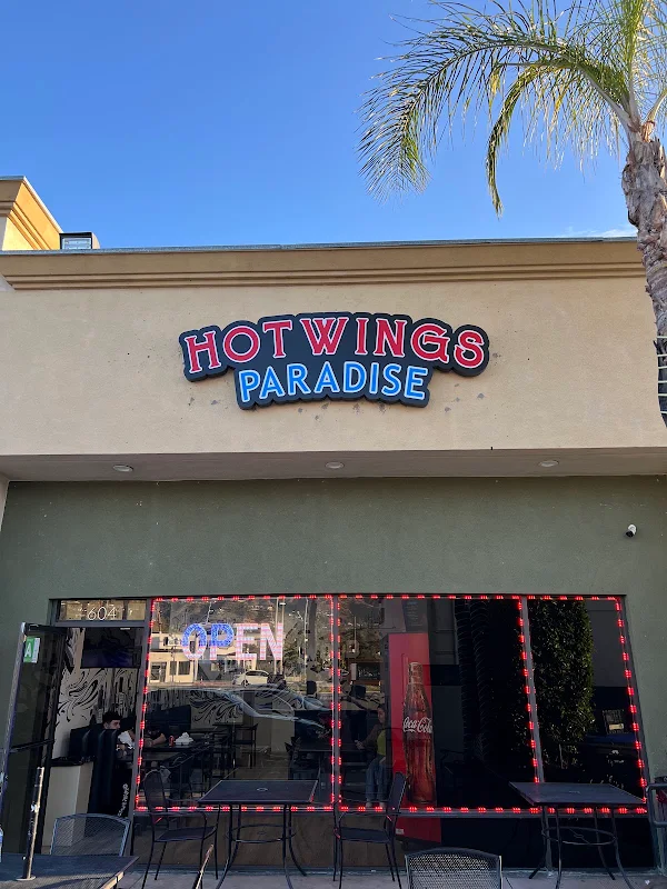HOT WINGS PARADISE