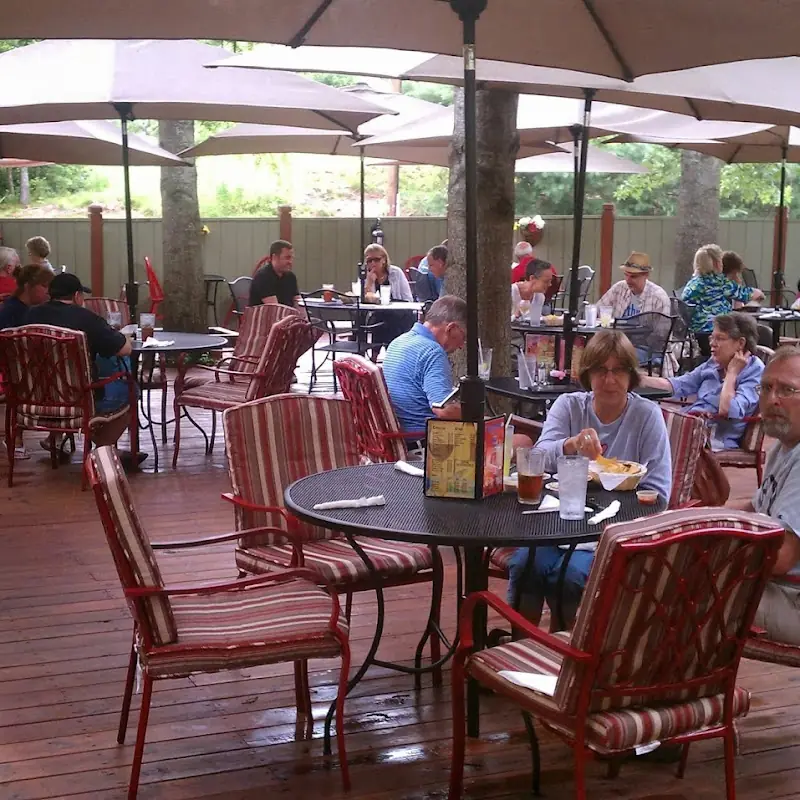 Sol Y Luna Cali-Mex Grill & Bar