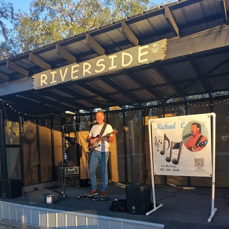 Bree’s Riverside Restaurant