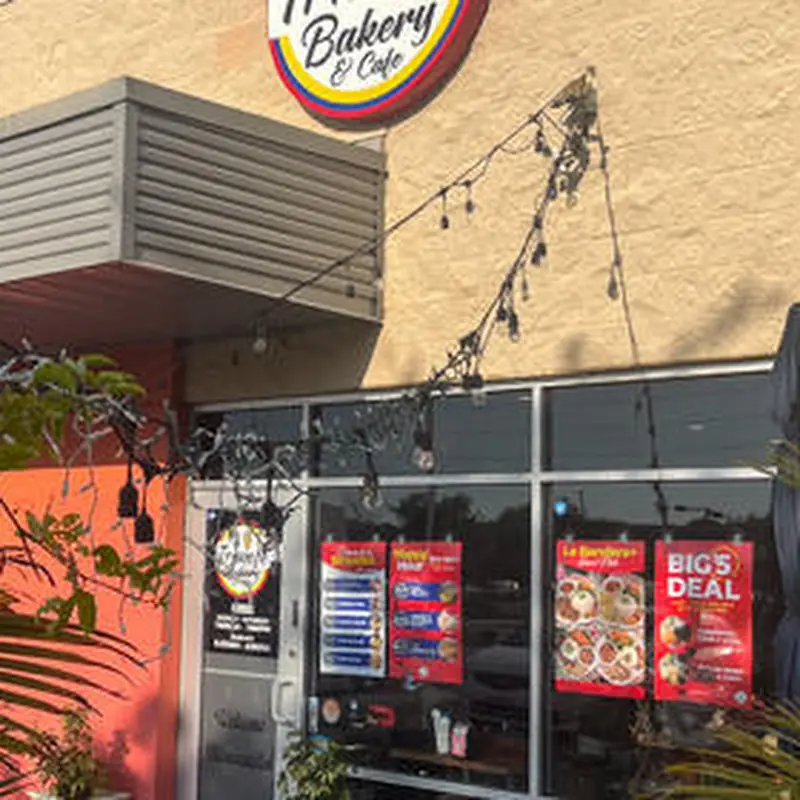 El Triunfo Bakery and Cafe