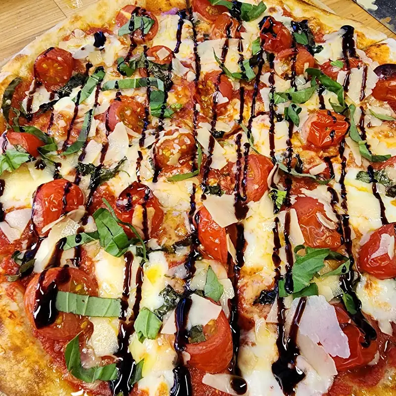 Doughlicious Costa Pizza