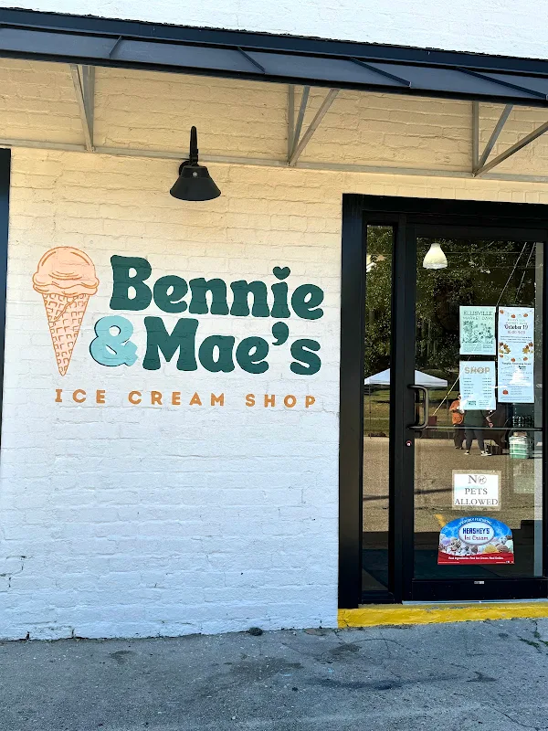 Bennie & Mae's Ice Cream Shop