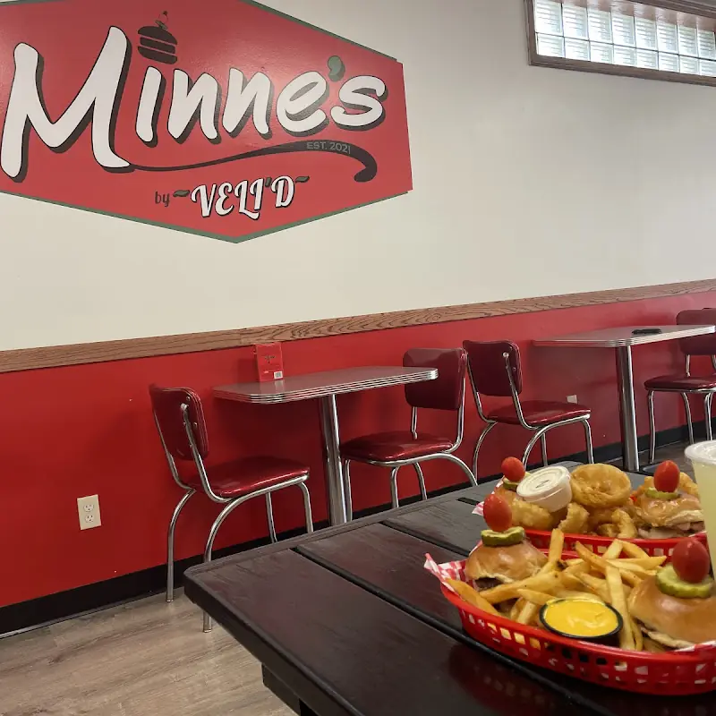 Minne's by Veli'D