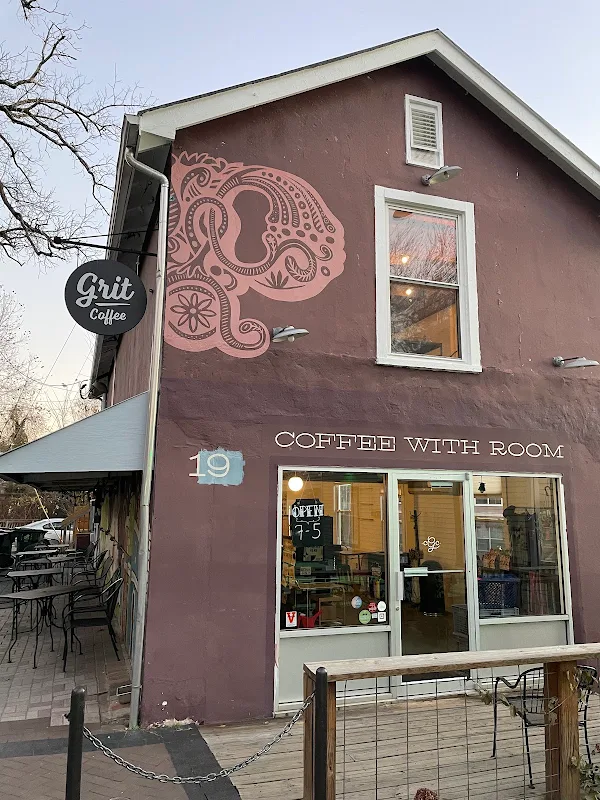 Grit Coffee, UVA Corner